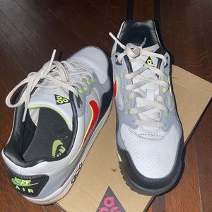 Nike ACG sneakers kids size 4.5.